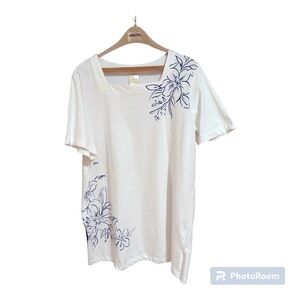 Blair Tunic White‎ with Black Floral Long. Women’s XL. Cotton.